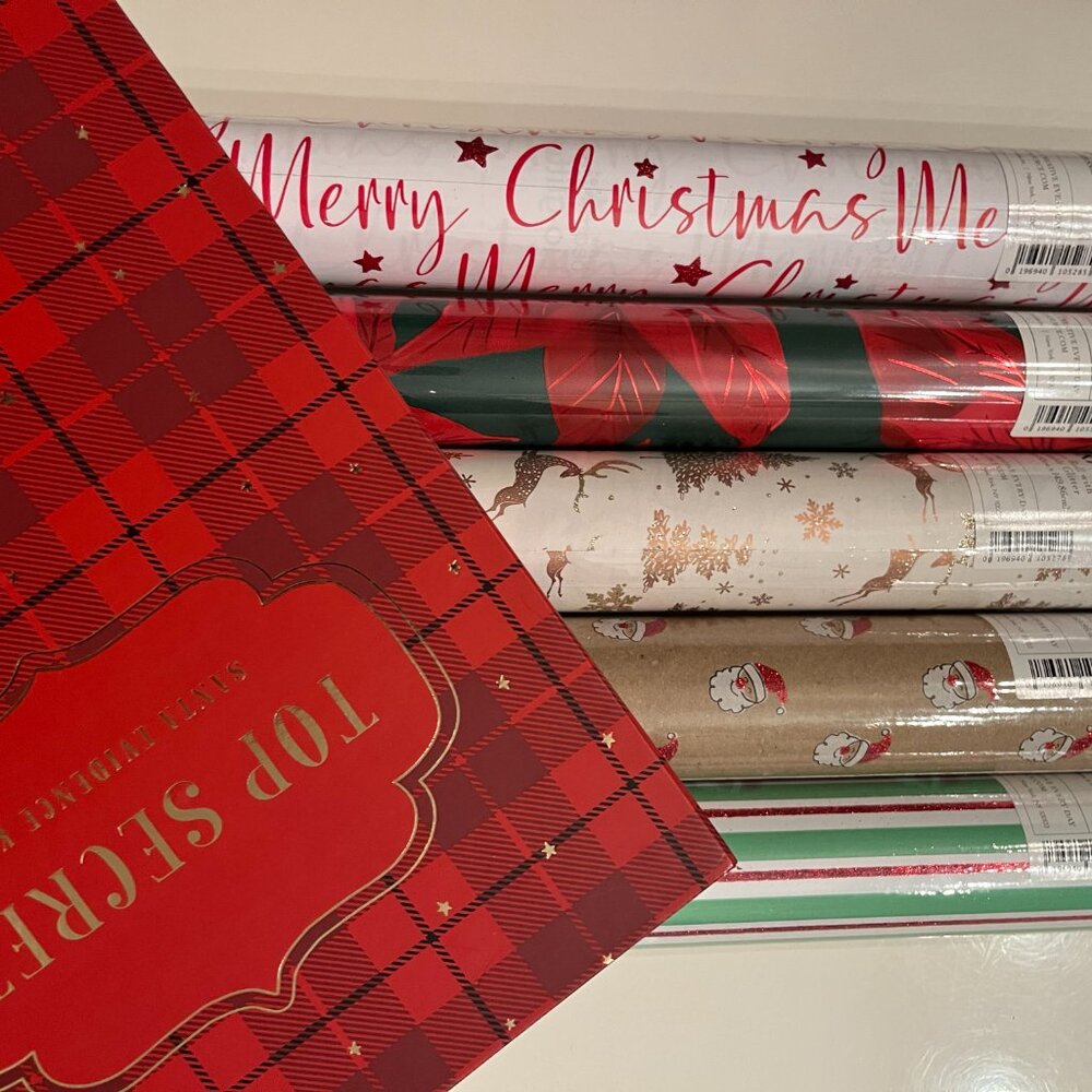 Holiday Christmas Santa gift‎ wrap bundle! New!